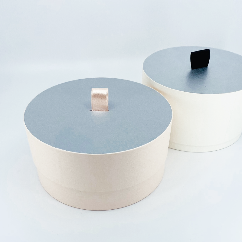 紙管容器(紙管パッケージ)(面一 蓋にリボン)